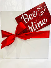 Load image into Gallery viewer, Valentine&#39;s Wine &amp; Roses Gift Box
